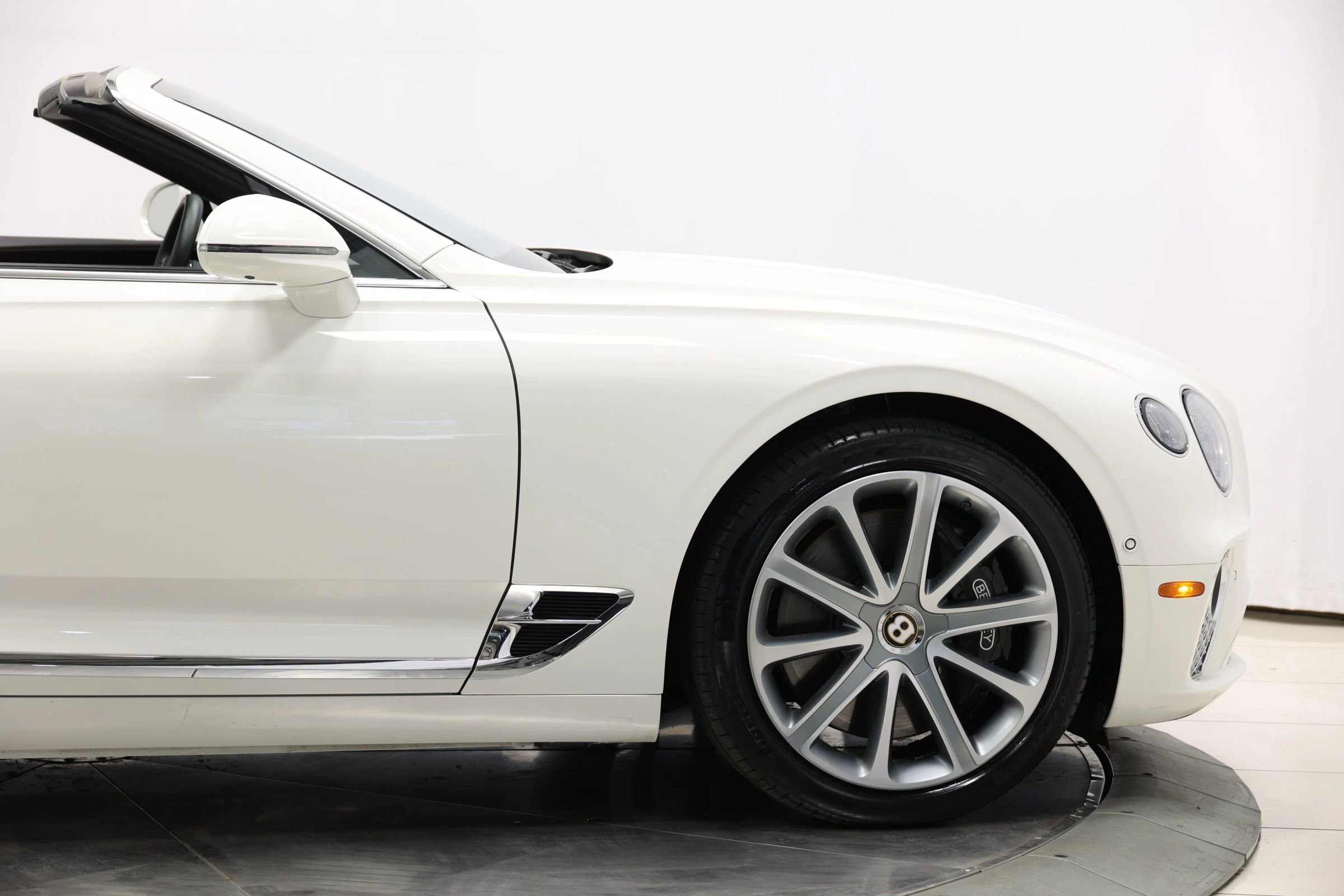 Used 2020 Bentley Continental GT V8 image 84