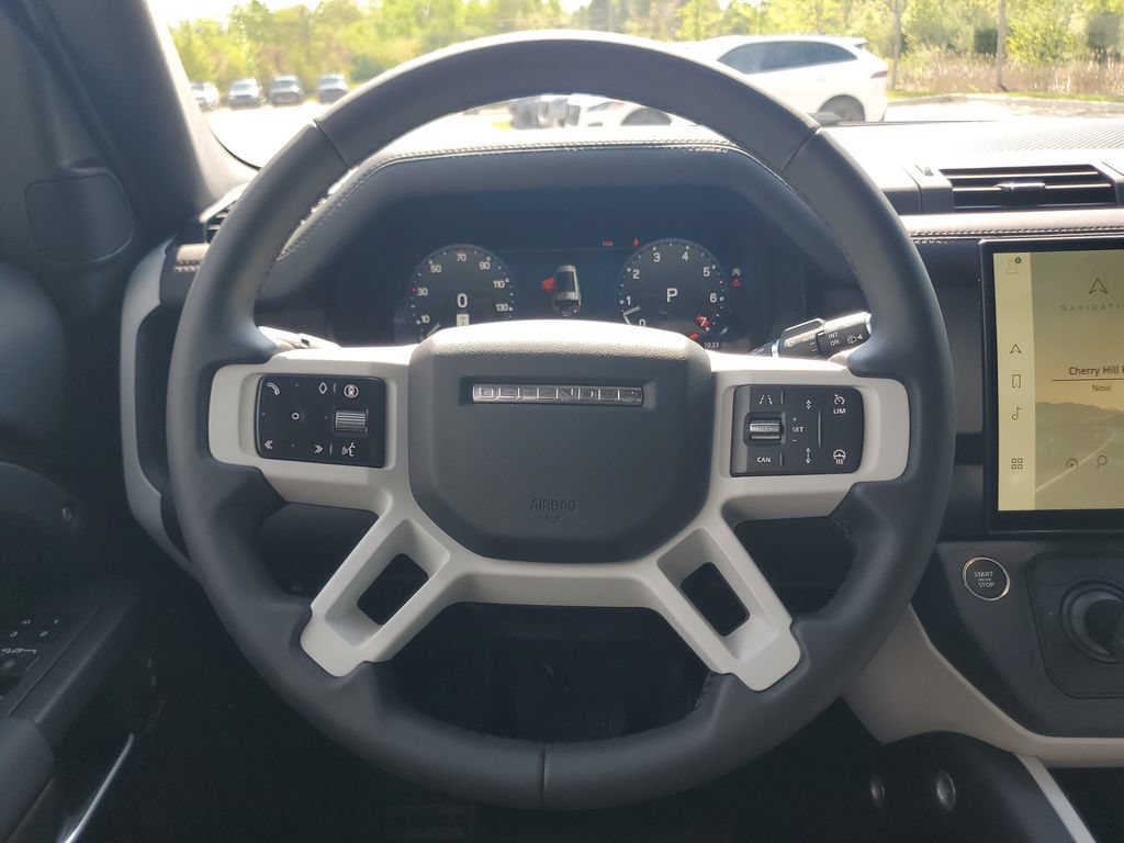 Used 2026 Land Rover Defender 130 X-Dynamic SE AWD/4WD image 29