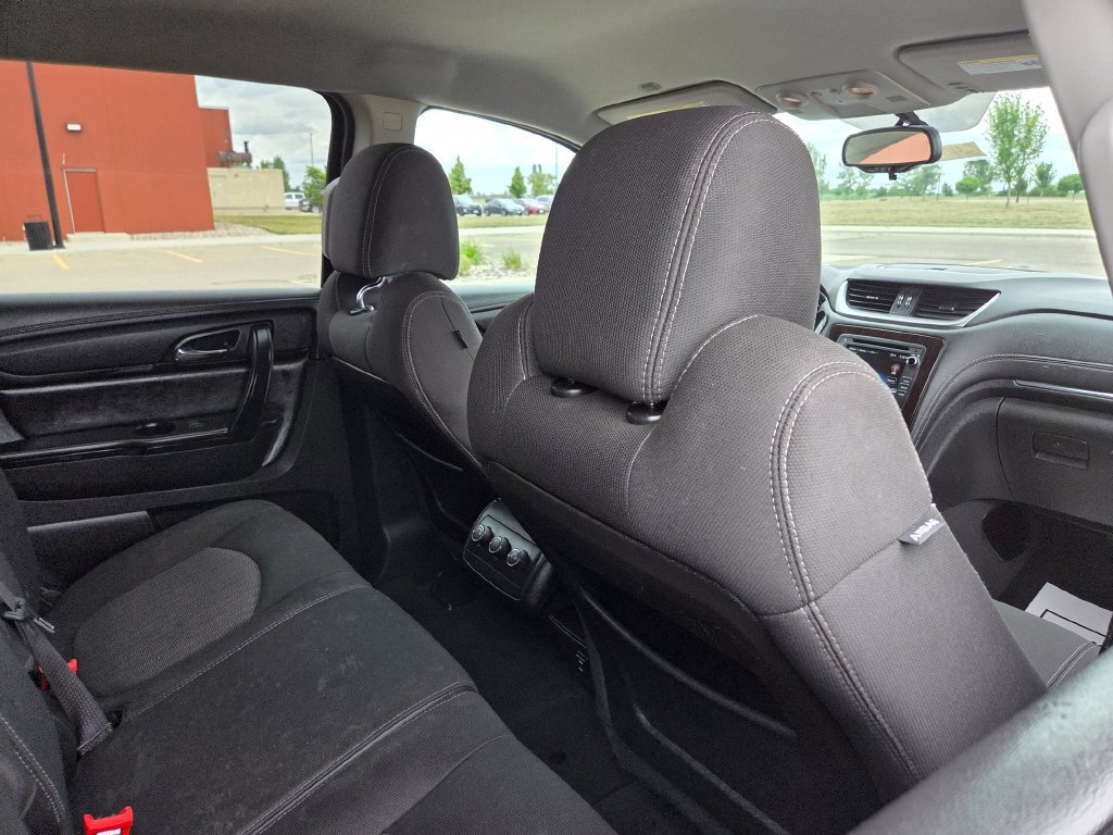 Used 2015 Chevrolet Traverse LT AWD/4WD image 30
