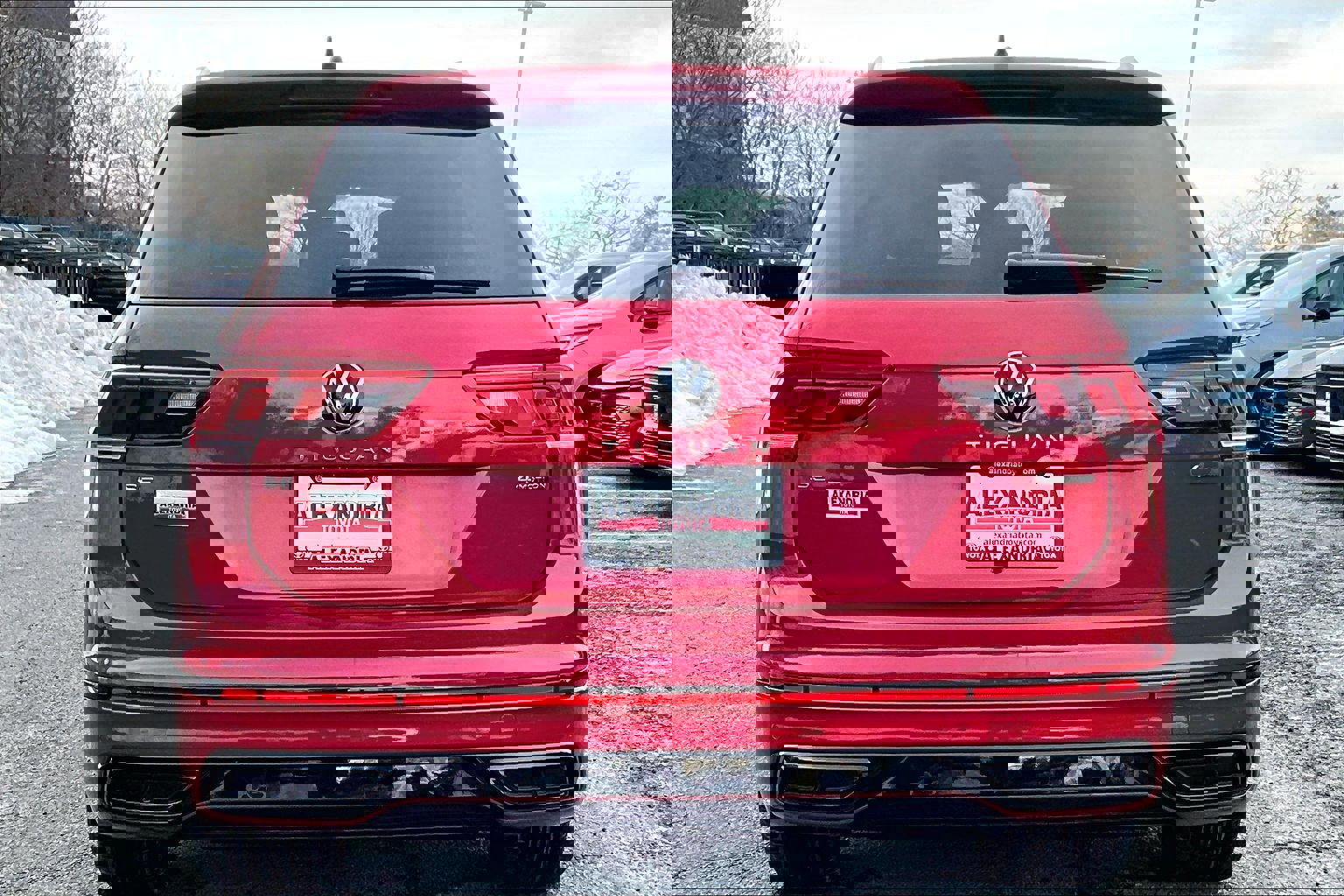 Used 2024 Volkswagen Tiguan SE R-Line image 4