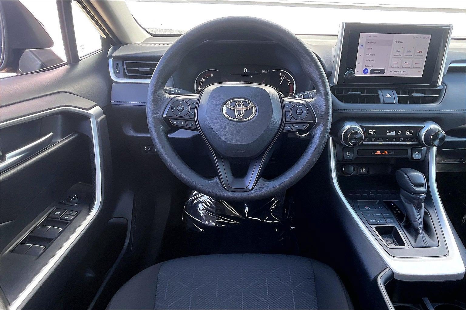 Used 2025 Toyota RAV4 XLE AWD/4WD image 6