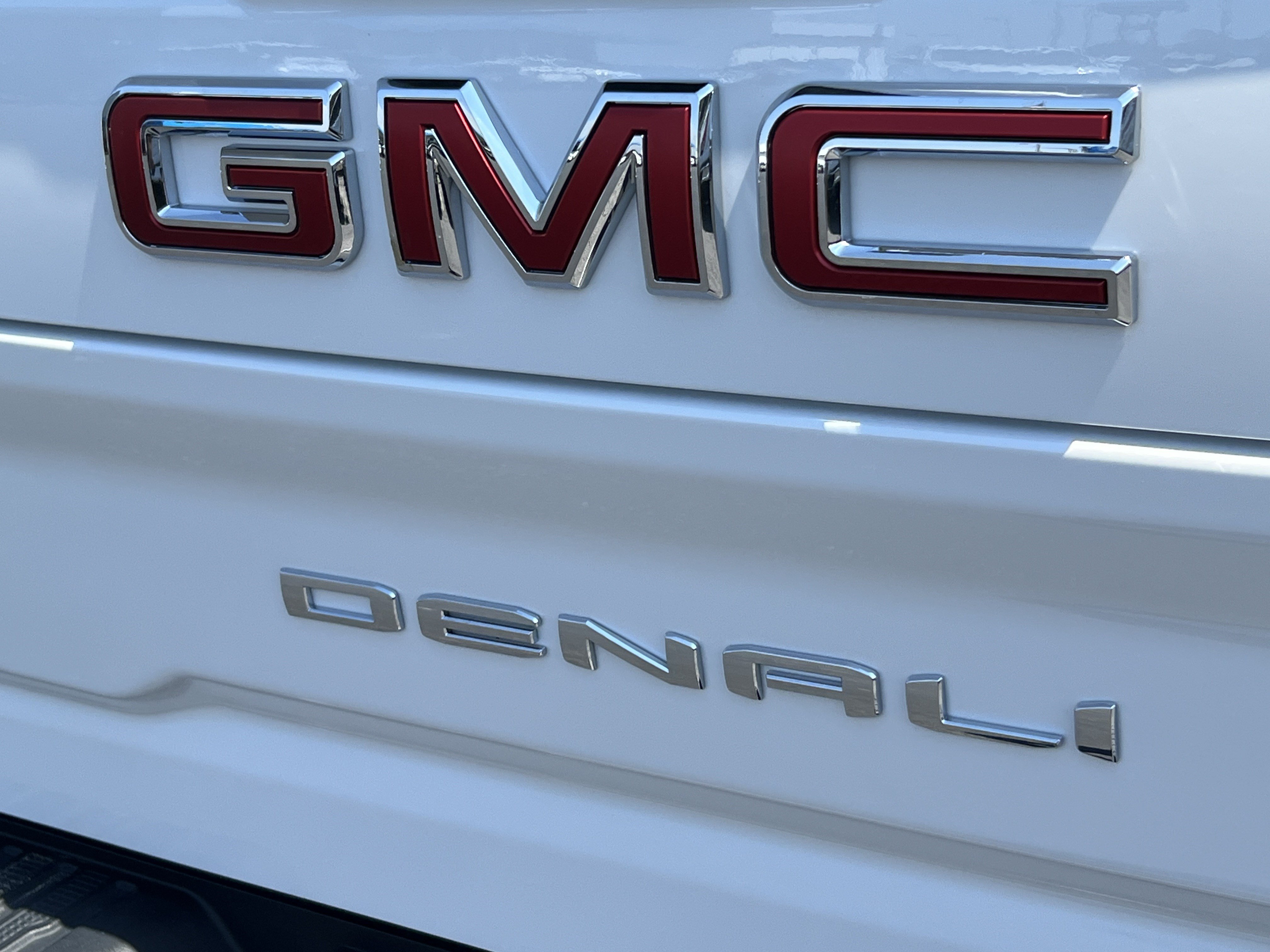 Used 2020 GMC Sierra 3500 Denali w/ Denali Ultimate Package AWD/4WD image 8
