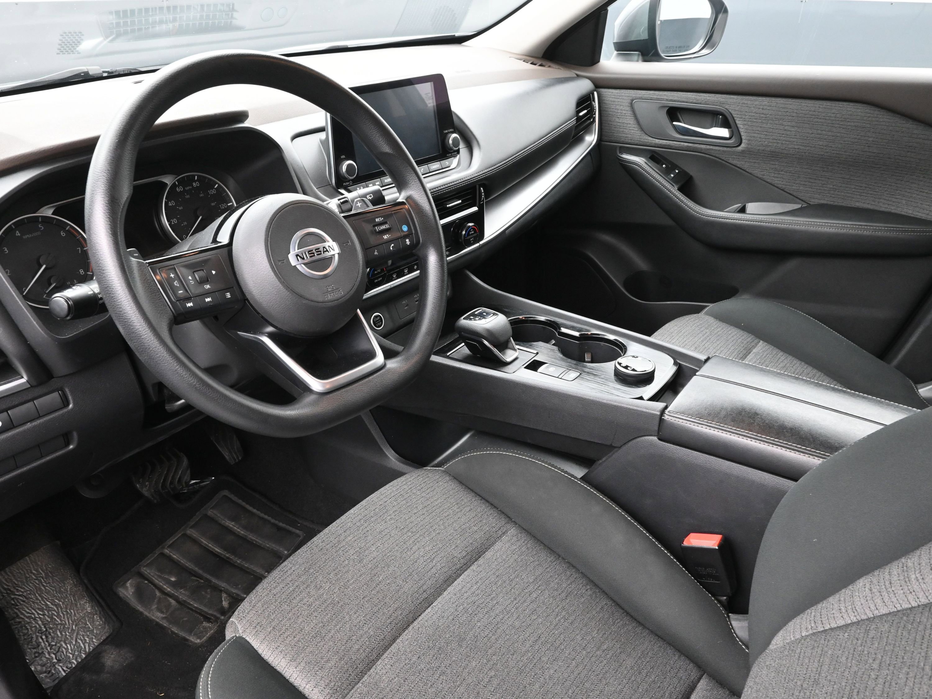 Used 2021 Nissan Rogue SV image 10