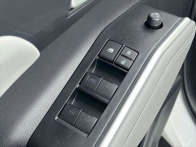 Used 2026 Toyota Highlander XLE image 17