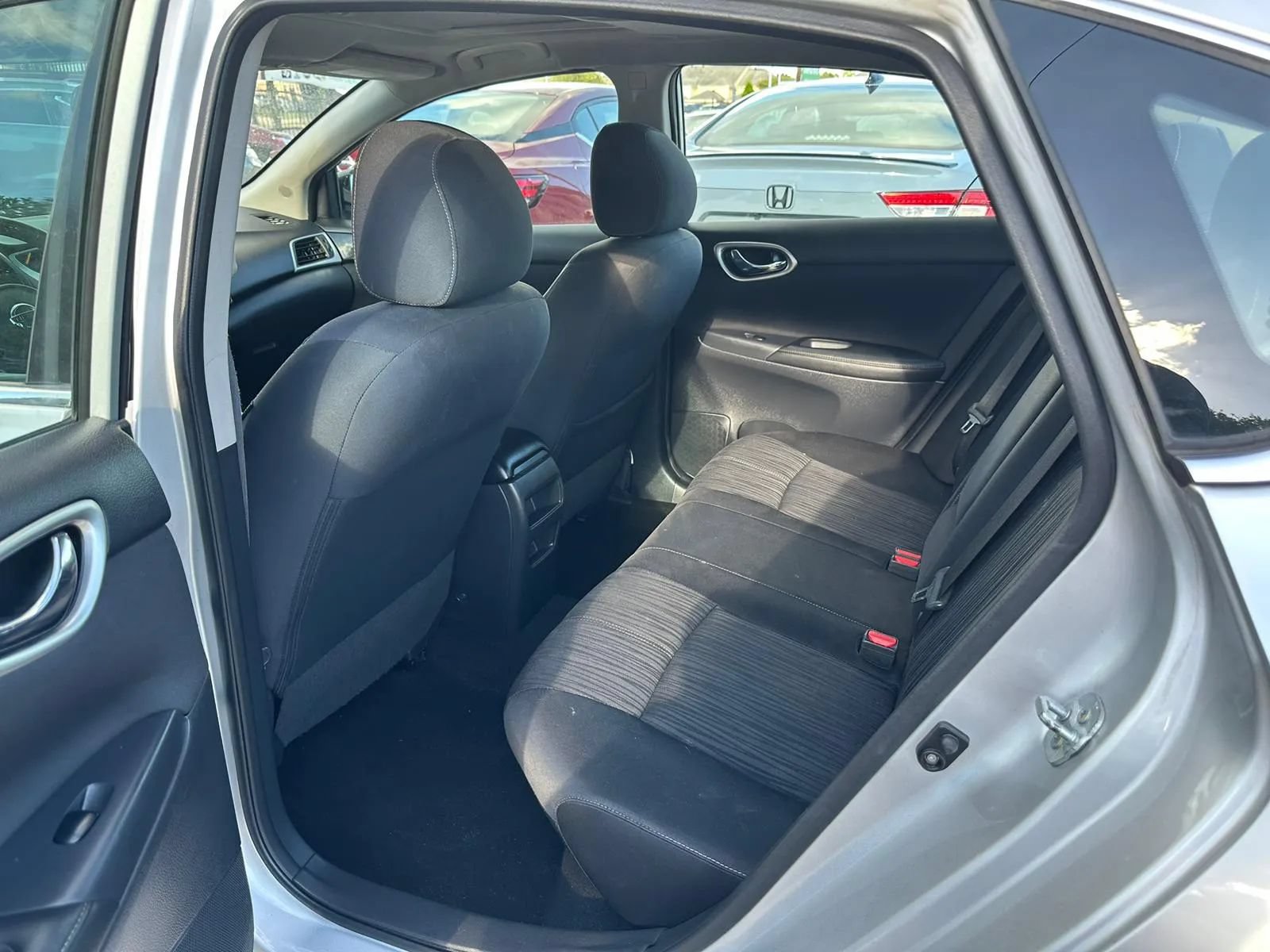 Used 2016 Nissan Sentra SV w/ Style Package FWD image 3