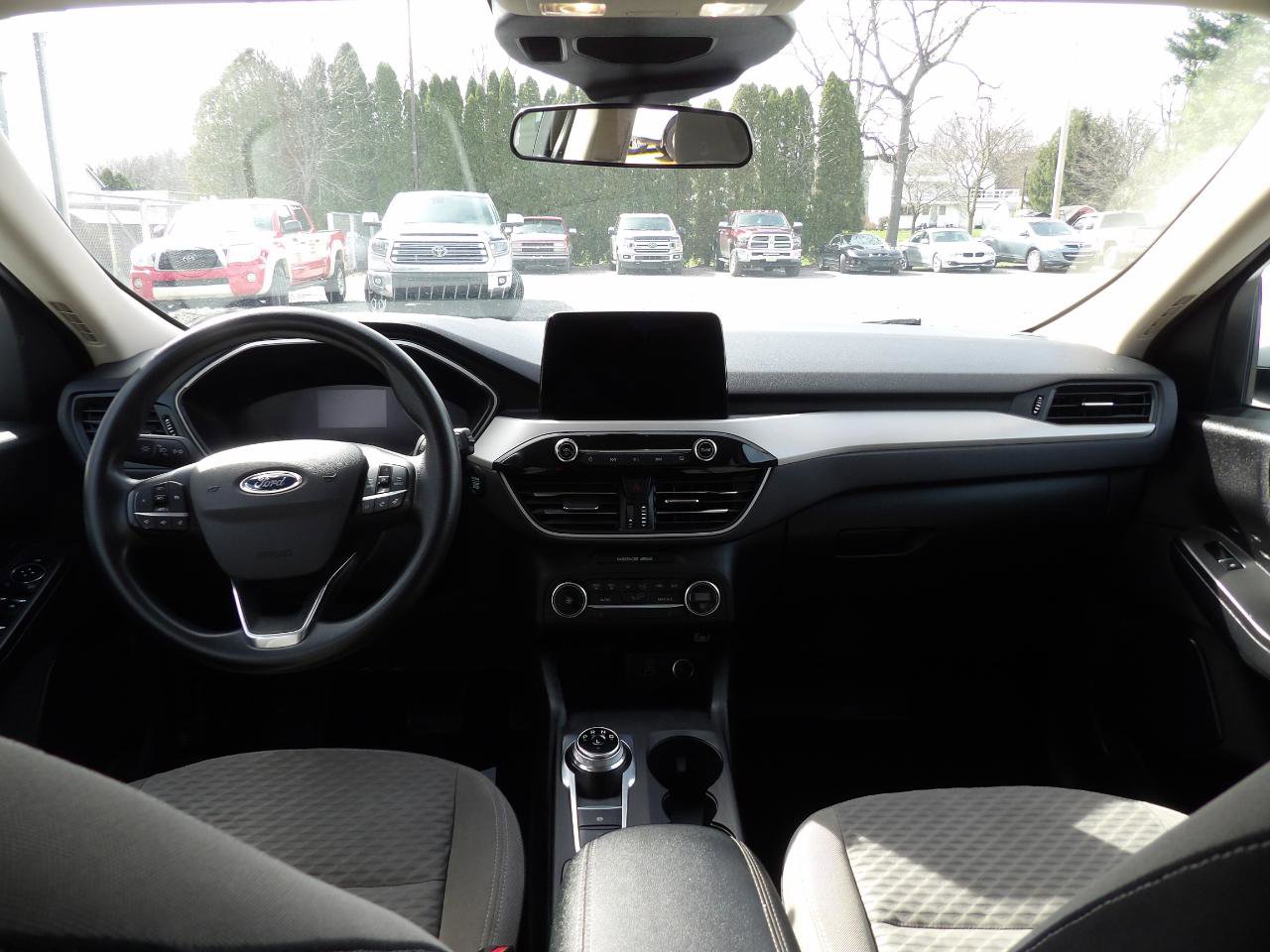 Used 2020 Ford Escape SE image 9