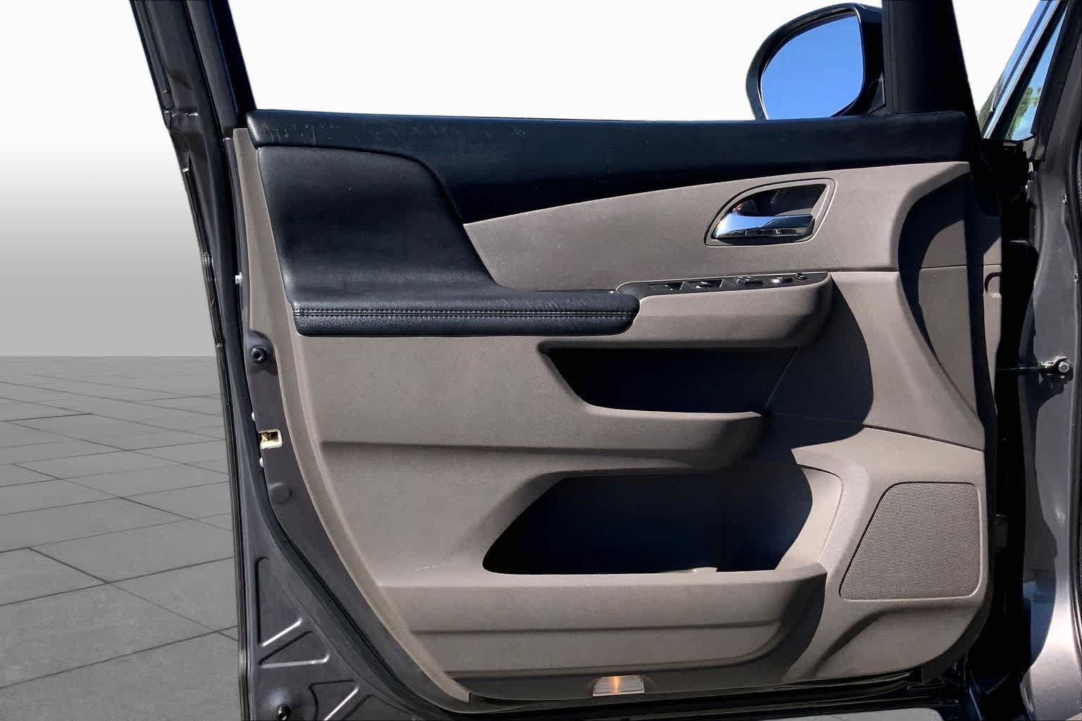 Used 2015 Honda Odyssey EX image 21