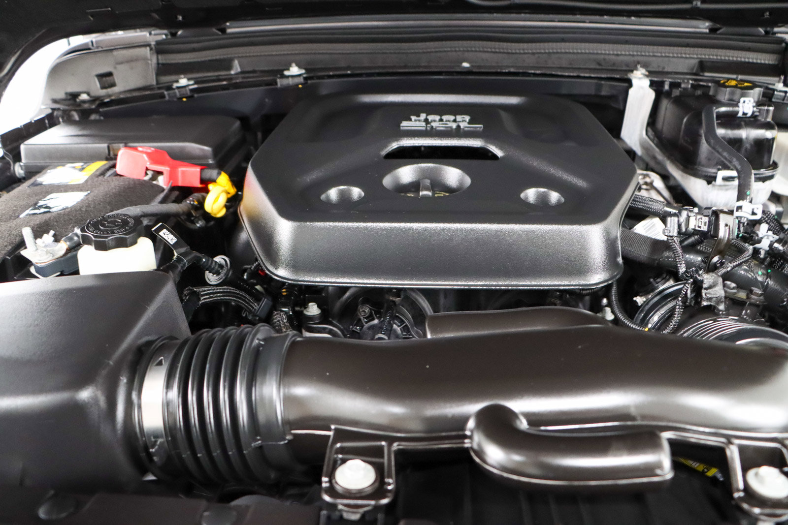 Used 2022 Jeep Wrangler Unlimited Sahara w/ Cold Weather Group image 30