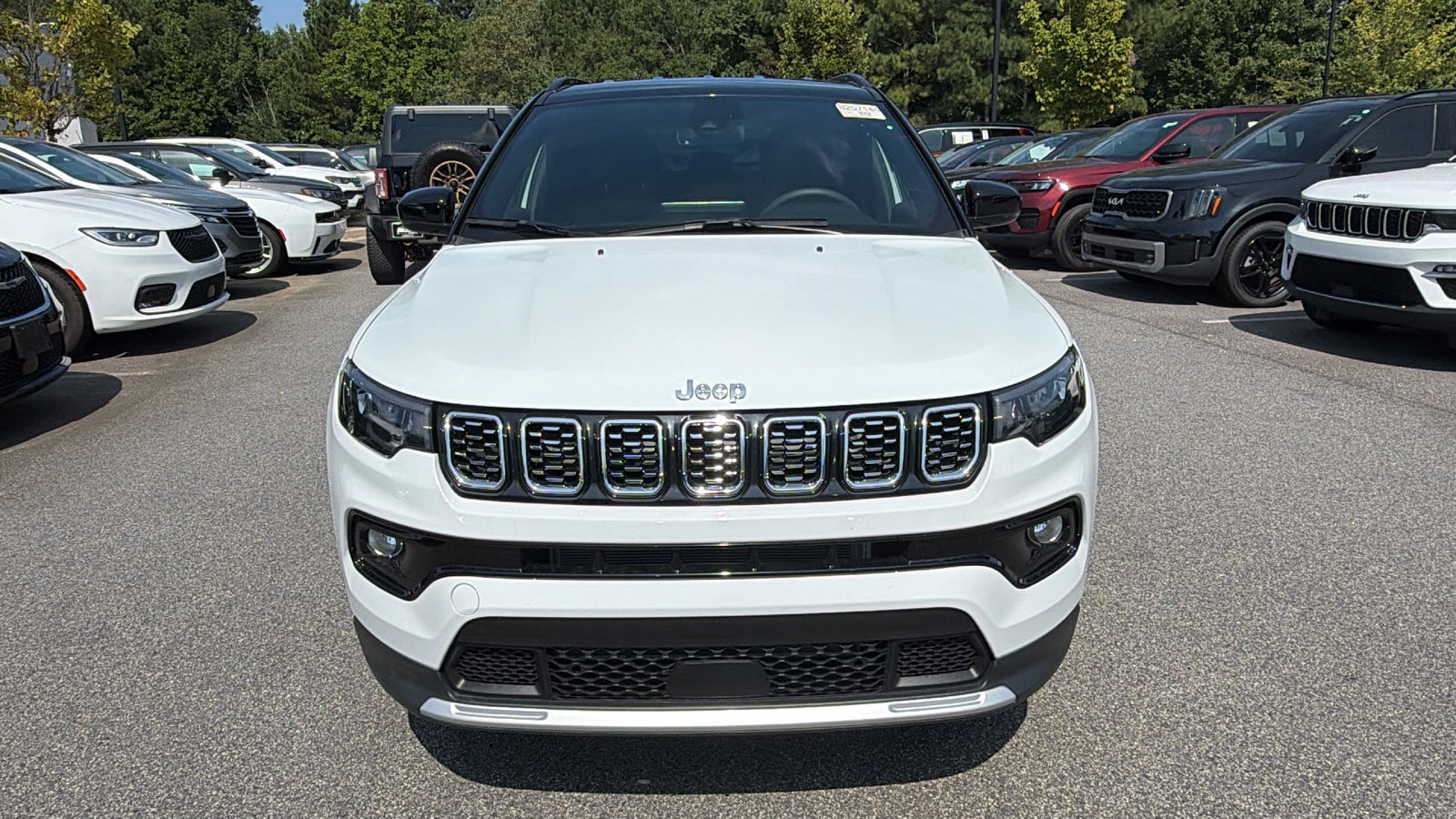 Used 2025 Jeep Compass Limited AWD/4WD image 3