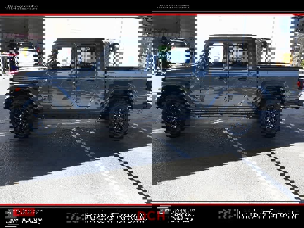 Used 2022 Jeep Gladiator Sport image 4