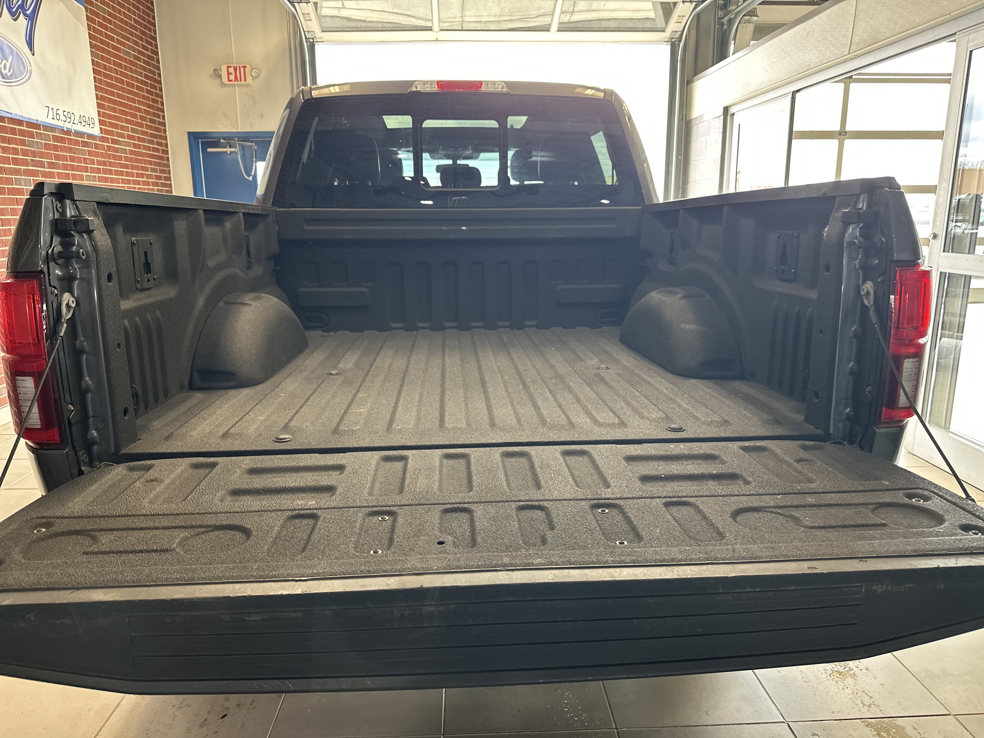 Used 2019 Ford F150 Lariat w/ Equipment Group 502A Luxury AWD/4WD image 8