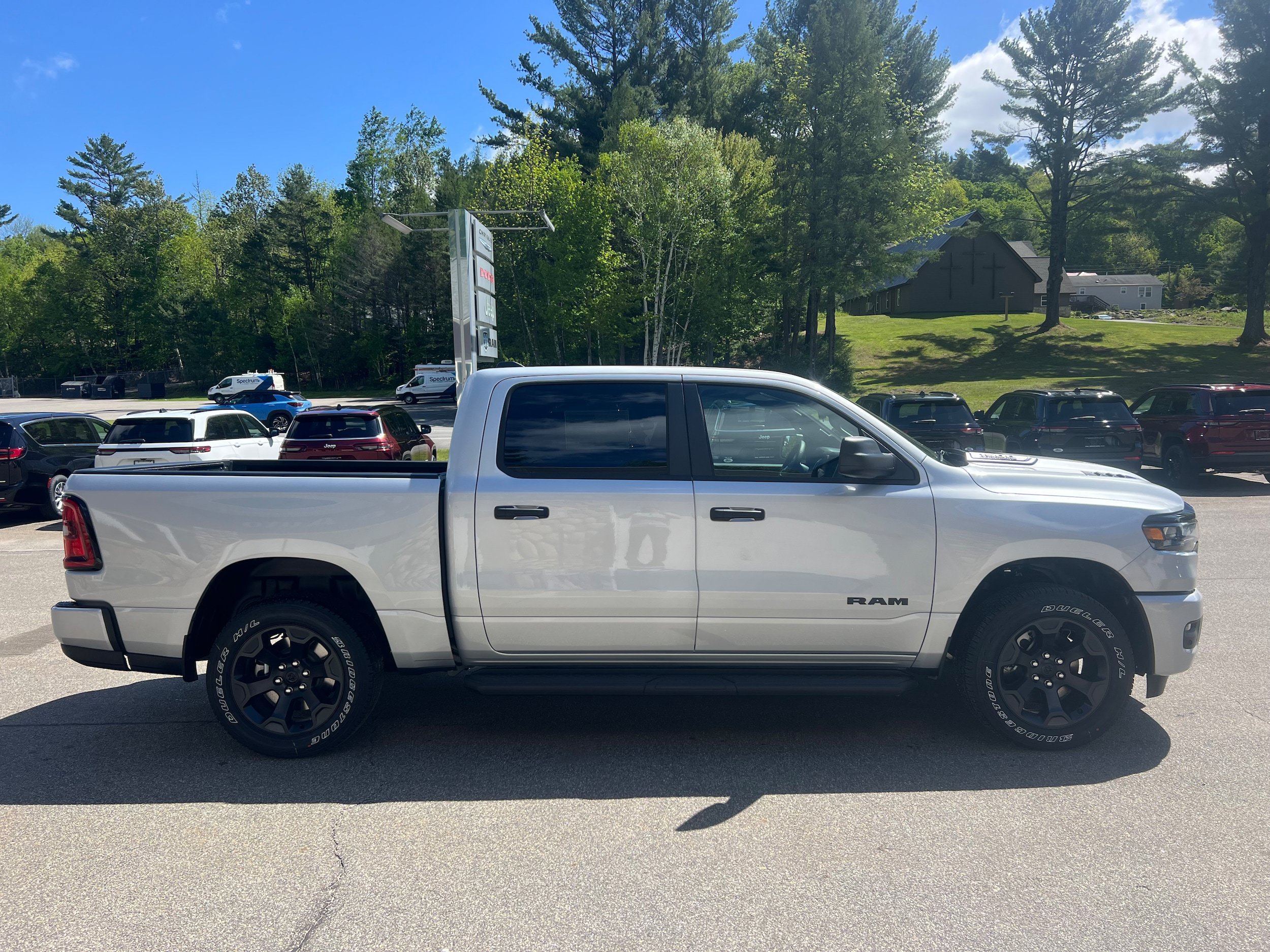 New 2026 RAM 1500 Express AWD/4WD image 4