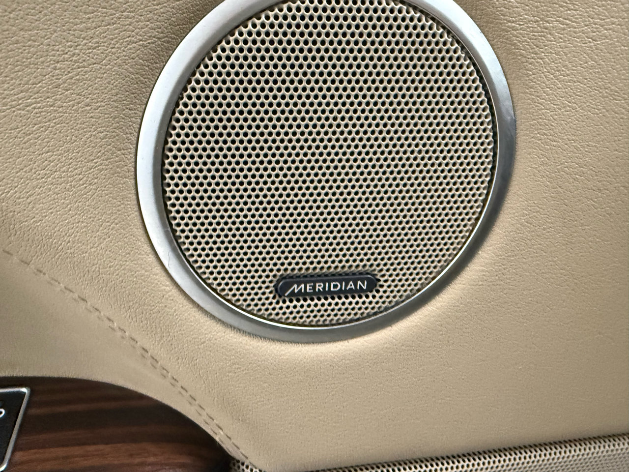 Used 2017 Land Rover Range Rover HSE image 24