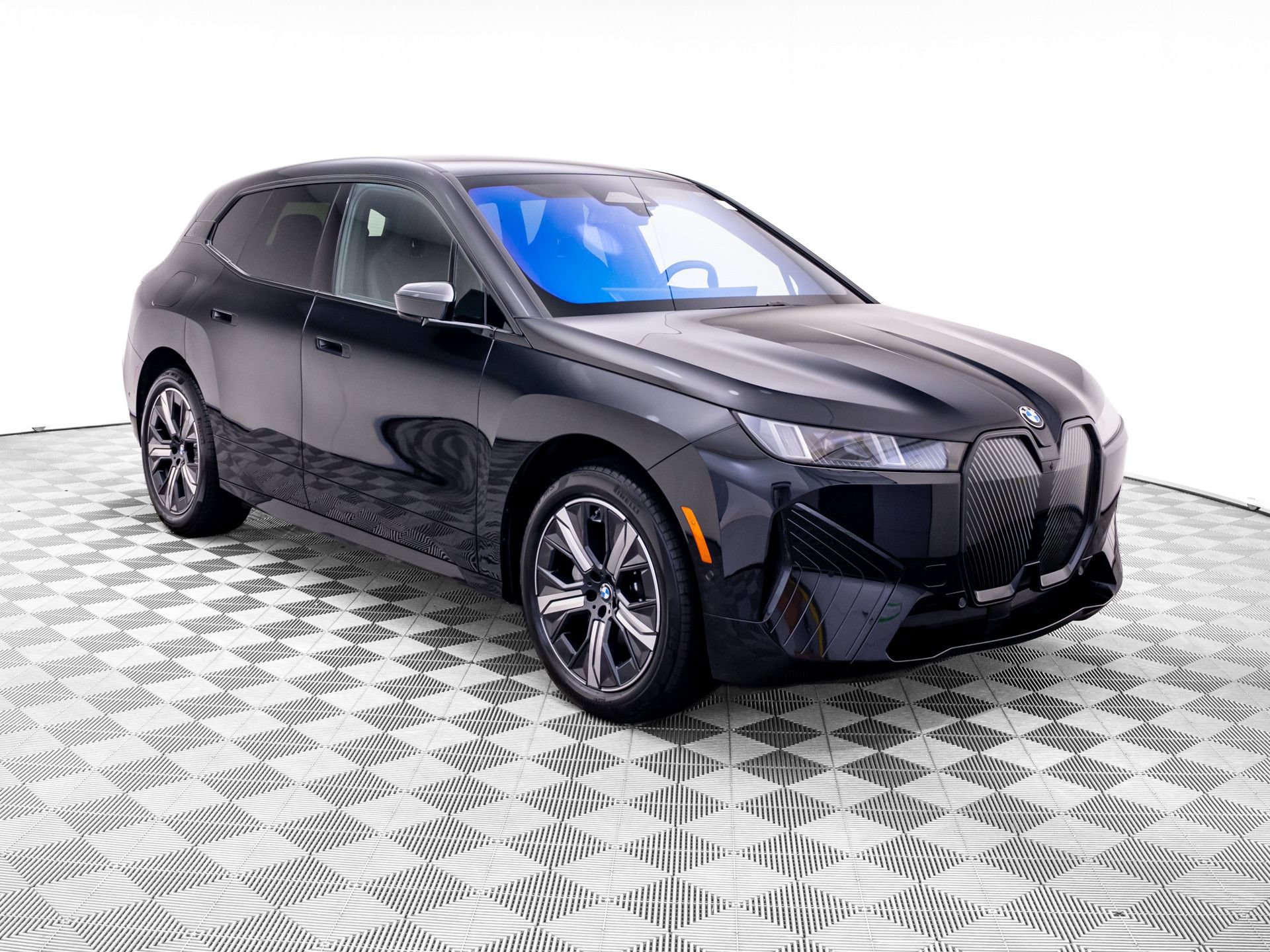 Certified 2026 BMW iX xDrive45 w/ Premium Package AWD/4WD image 8