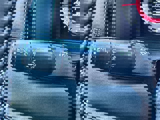 Used 2025 Nissan Pathfinder Platinum w/ Black Appearance Package image 29