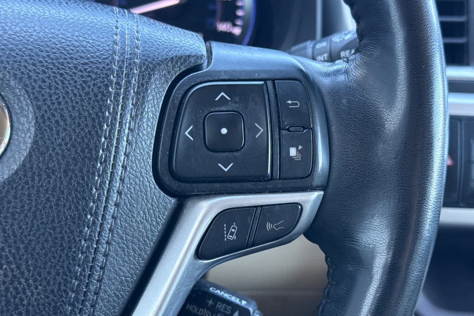 Used 2019 Toyota Highlander Limited Platinum AWD/4WD image 27