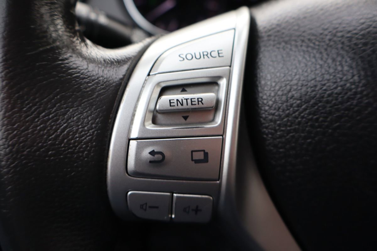 Used 2014 Nissan Rogue SL w/ SL Premium Package image 30