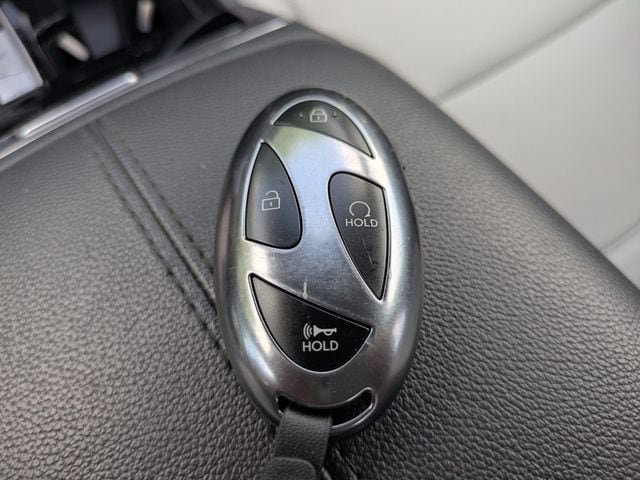 Certified 2025 Hyundai Santa Cruz Limited AWD/4WD image 30
