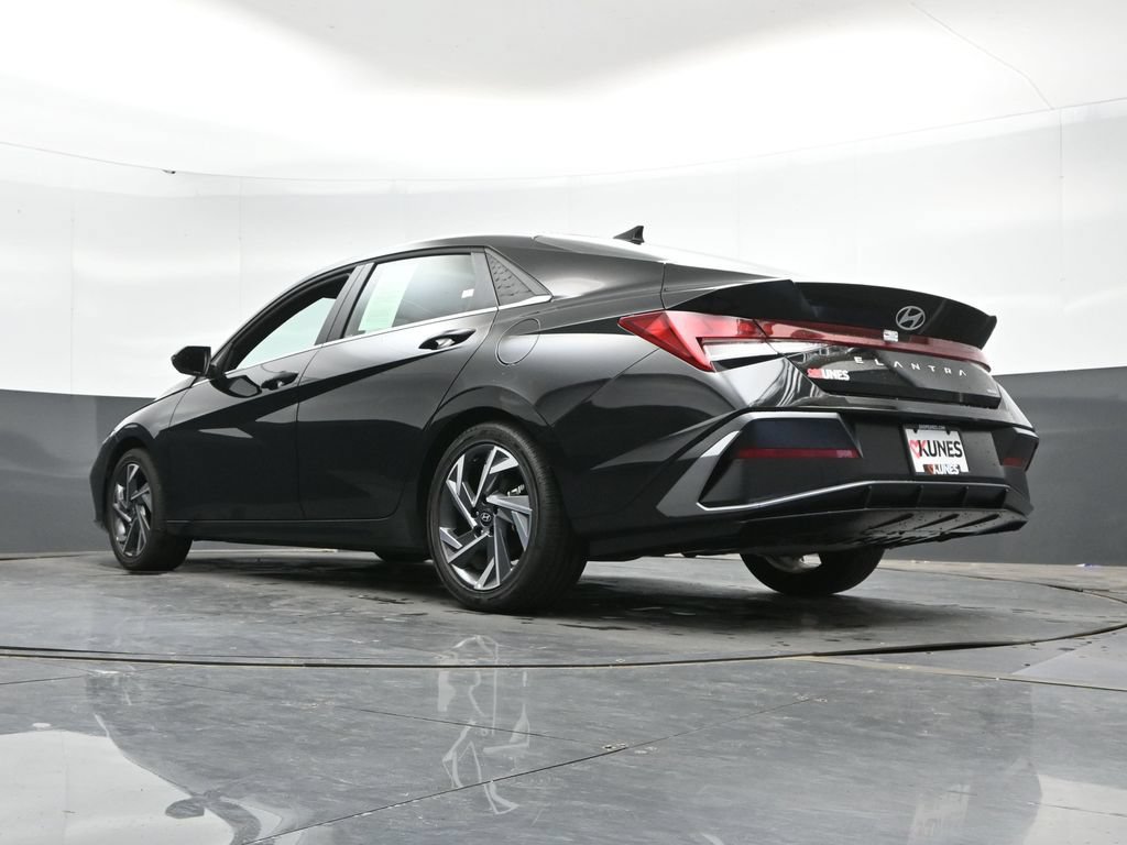 Certified 2026 Hyundai Elantra Limited w/ Cargo Package FWD image 48