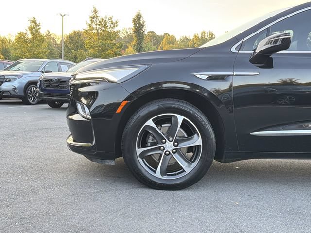 Used 2022 Buick Enclave Essence w/ Sport Touring Edition FWD image 9