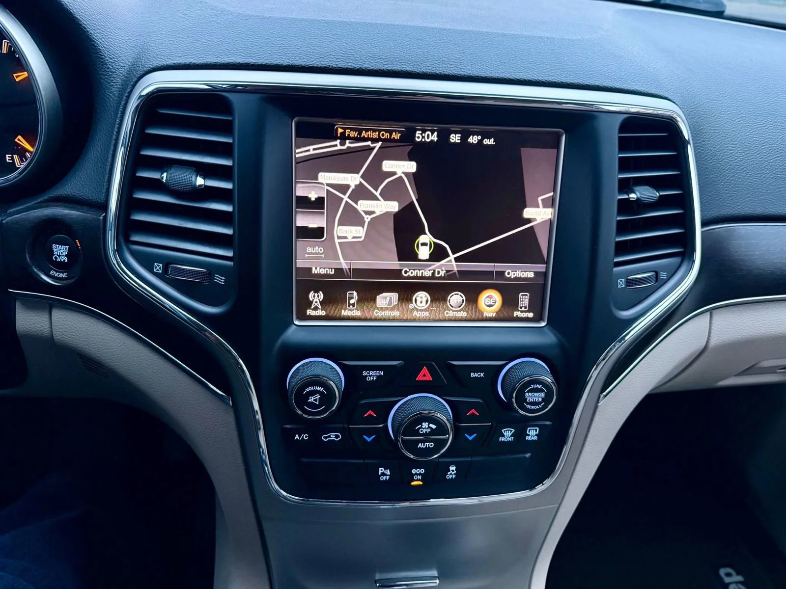 Used 2014 Jeep Grand Cherokee Limited image 10