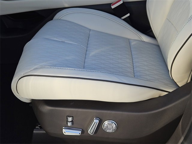 New 2026 Lincoln Nautilus Black Label w/ Jet Appearance Package image 23