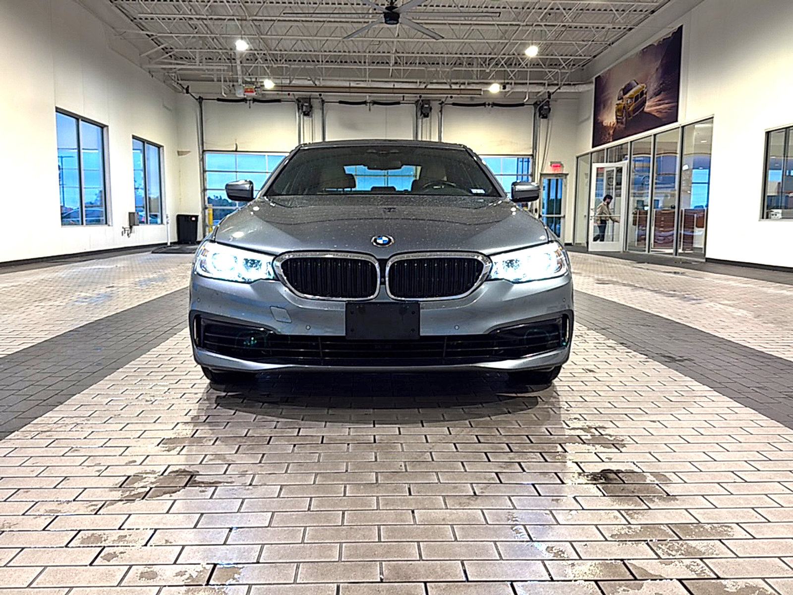 Used 2020 BMW 540i xDrive w/ Premium Package AWD/4WD image 2