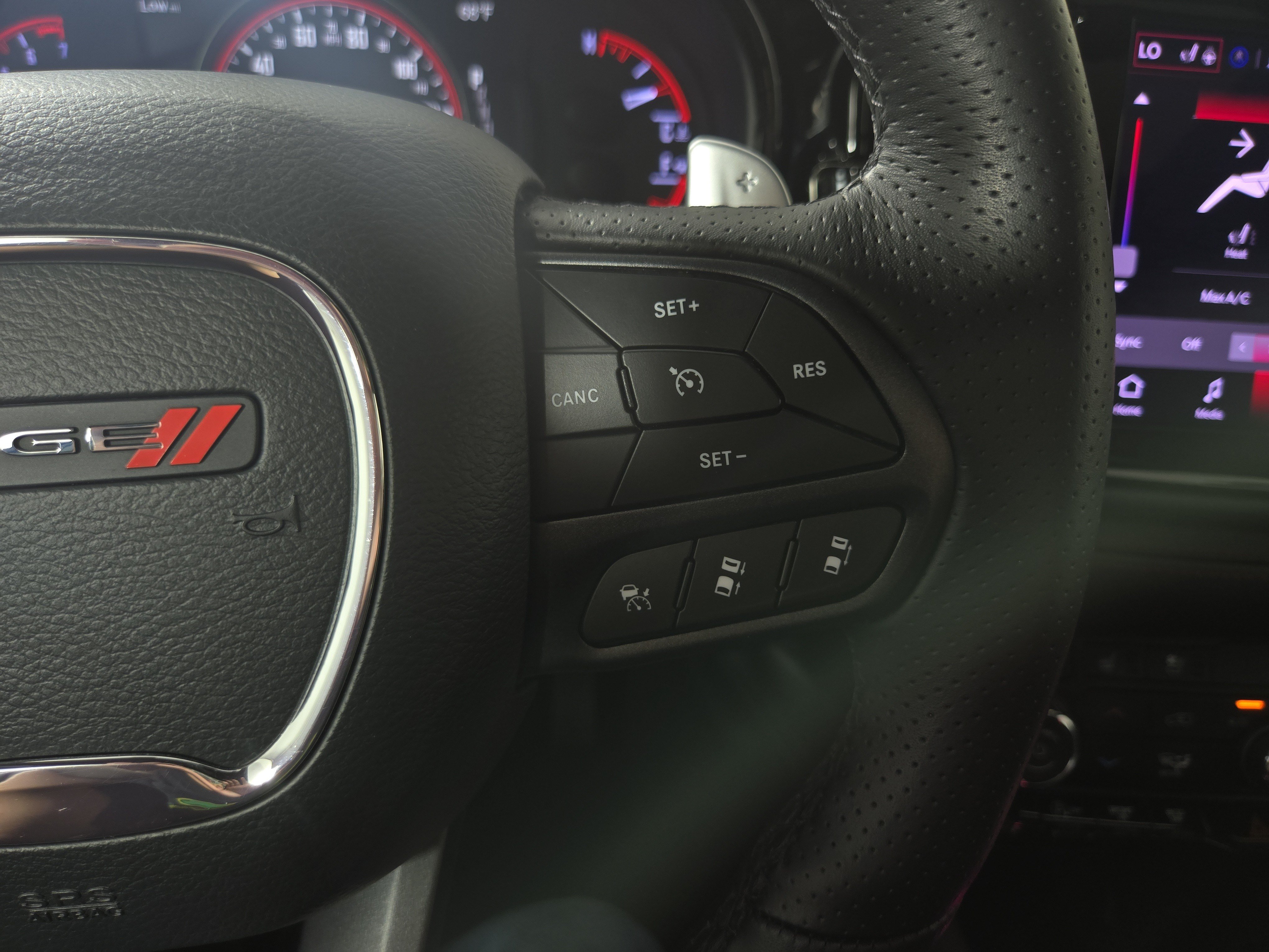 Used 2025 Dodge Durango GT AWD/4WD image 17