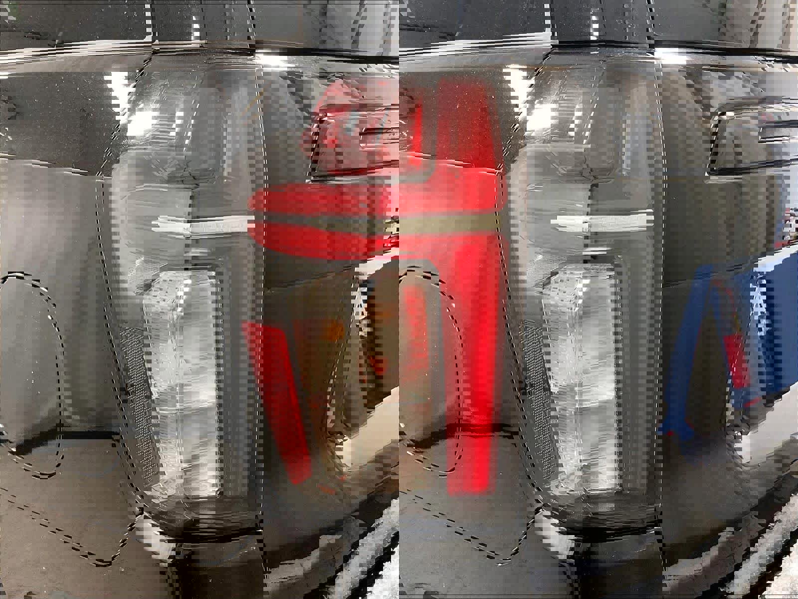 Used 2023 Chevrolet Tahoe Z71 w/ Luxury Package image 35