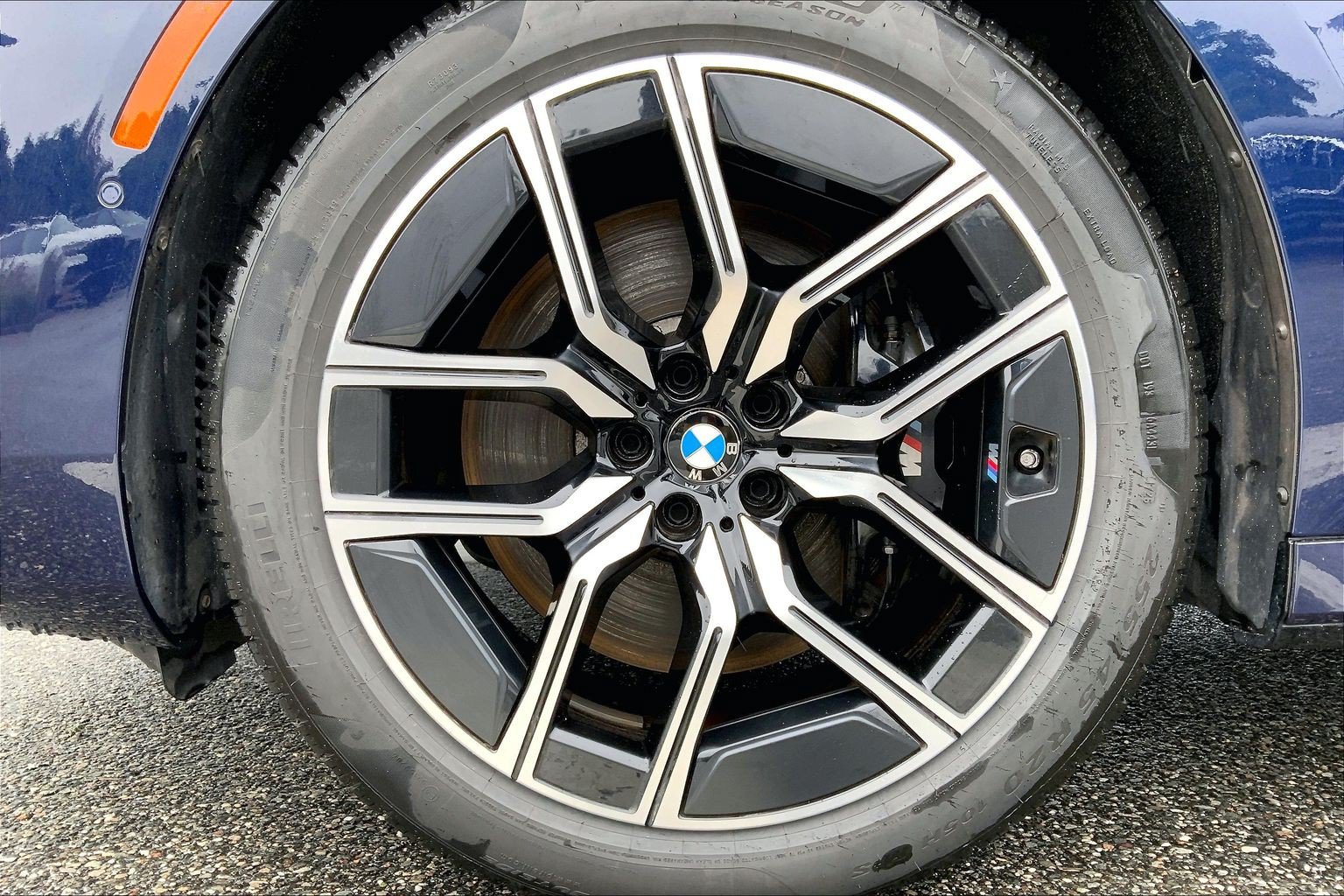 Used 2023 BMW 760i xDrive w/ Luxury Rear Seating Package AWD/4WD image 11
