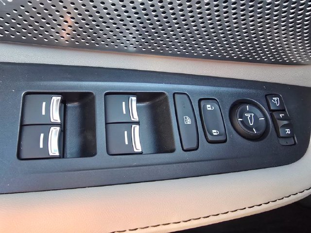 Used 2025 Acura RDX w/ Advance Package AWD/4WD image 30