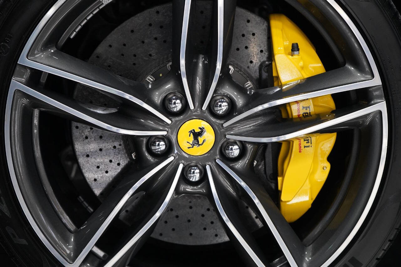 Used 2023 Ferrari Roma RWD image 25