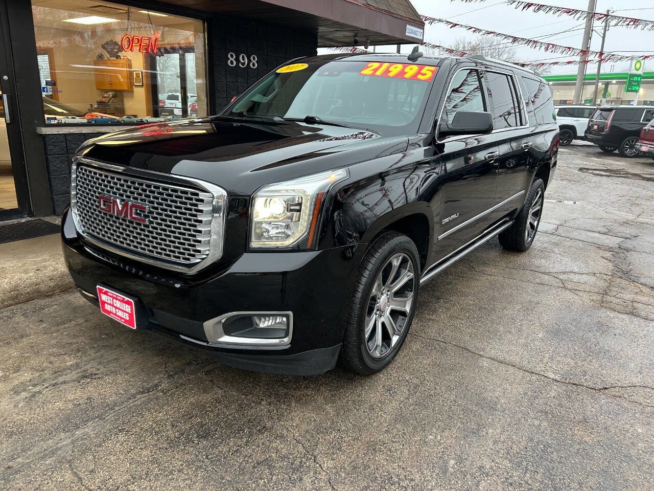 Used 2017 GMC Yukon XL Denali w/ Open Road Package image 7