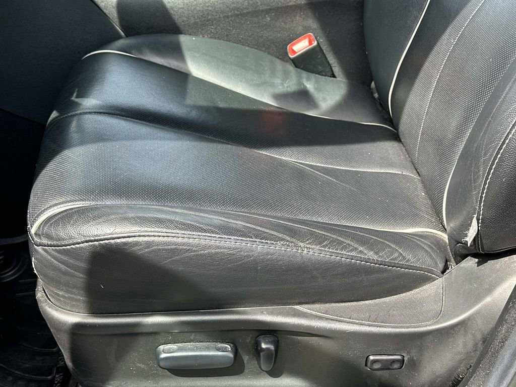 Used 2015 Toyota Venza Limited AWD/4WD image 18