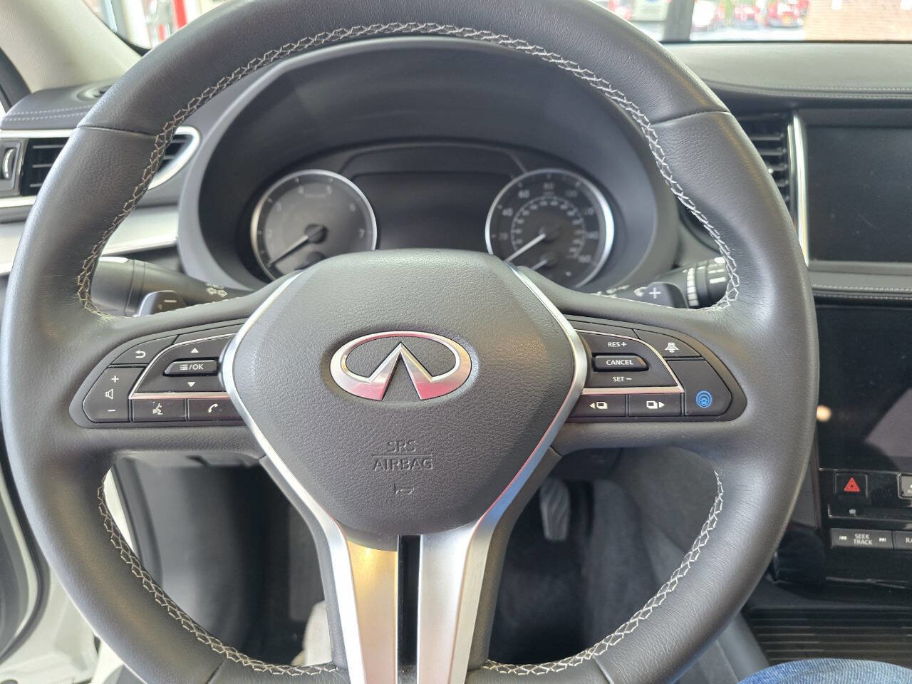 Used 2021 INFINITI QX50 Luxe w/ Cargo Package image 30