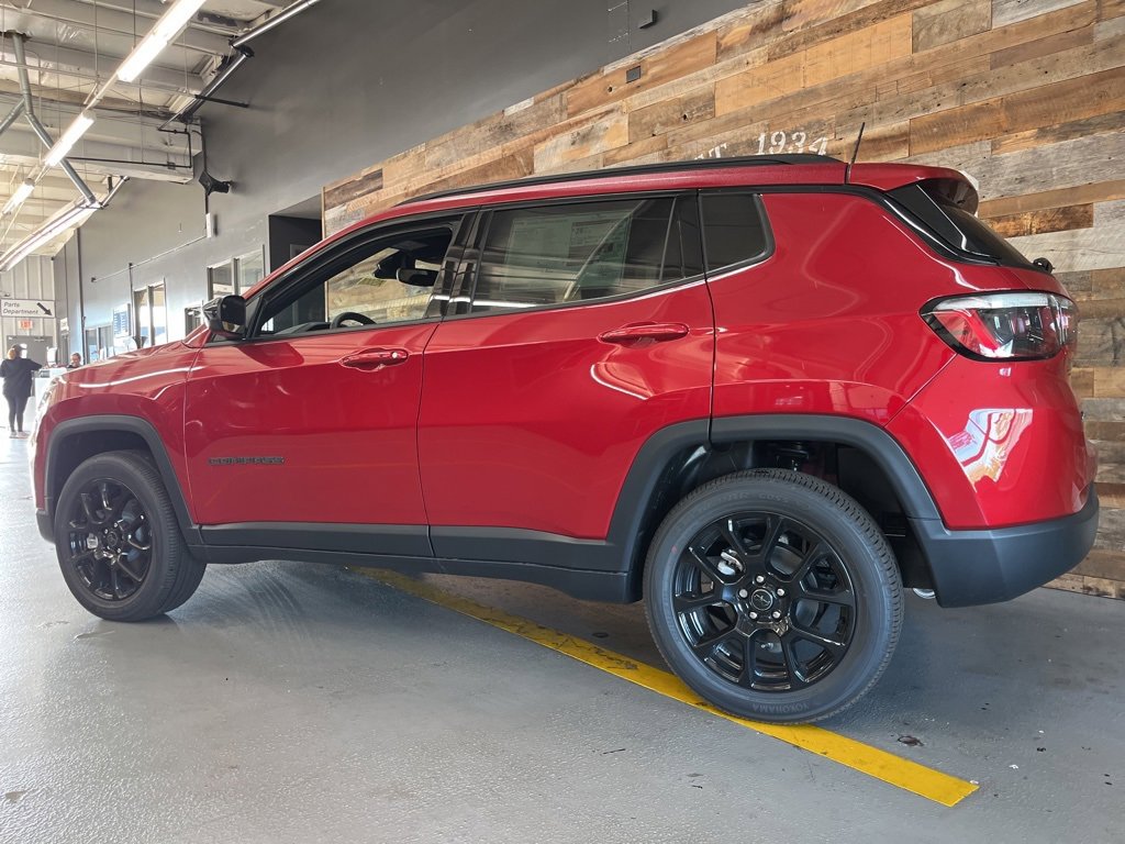 New 2026 Jeep Compass Latitude image 9