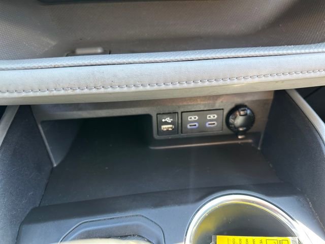 Used 2022 Toyota Highlander LE image 30