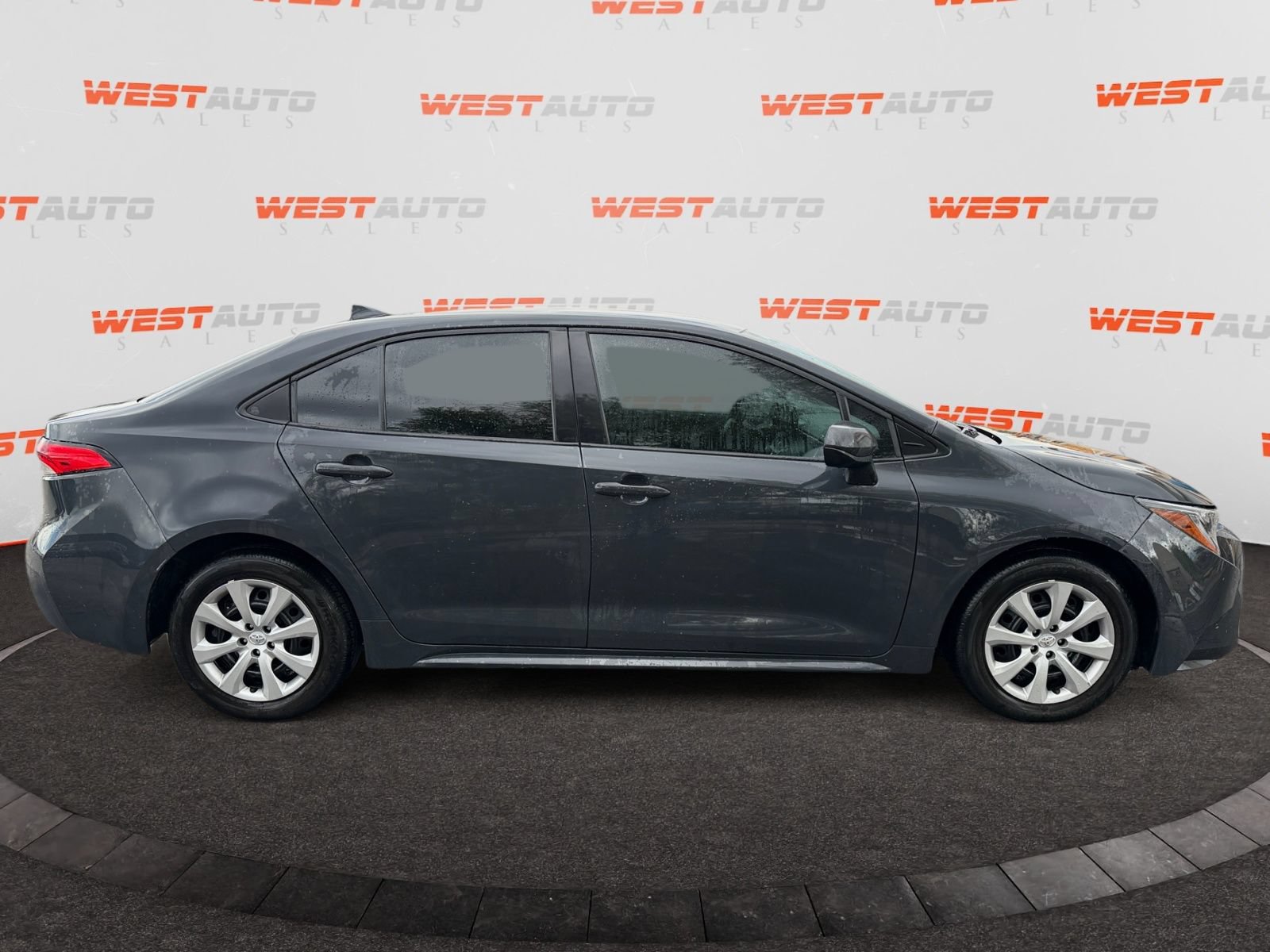 Used 2024 Toyota Corolla LE FWD image 6