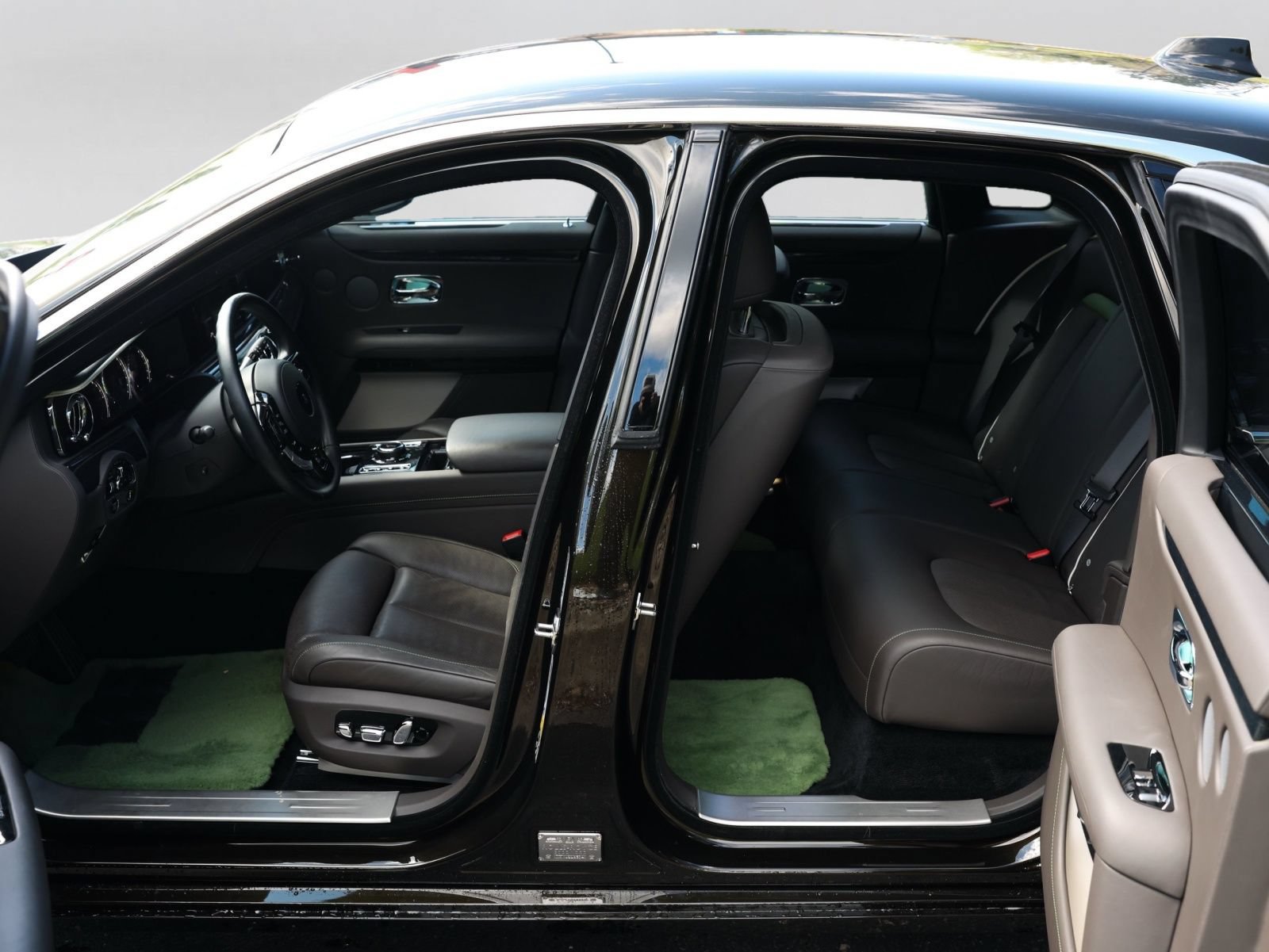 Used 2023 Rolls-Royce Ghost AWD/4WD image 10