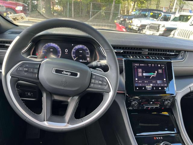 Used 2023 Jeep Grand Cherokee Altitude AWD/4WD image 25