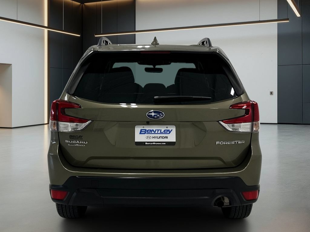 Used 2023 Subaru Forester Premium AWD/4WD image 5