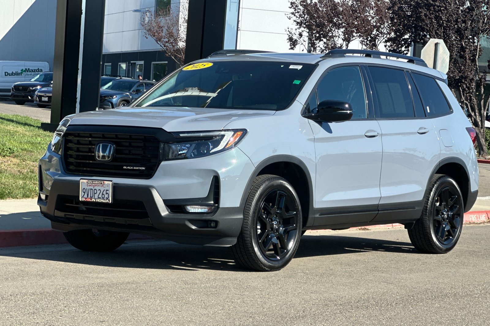 Certified 2025 Honda Passport Black Edition image 8