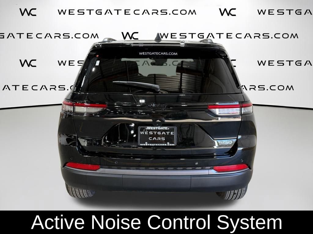 New 2026 Jeep Grand Cherokee Laredo image 8