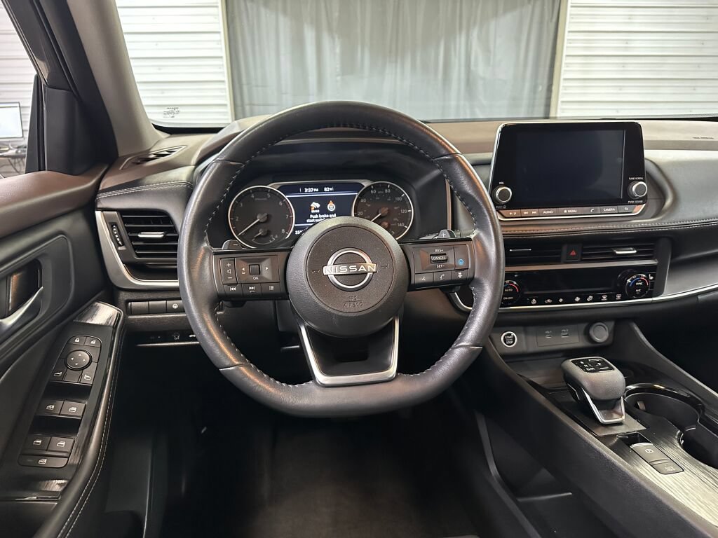 Used 2023 Nissan Rogue SV w/ SV Premium B Package AWD/4WD image 2