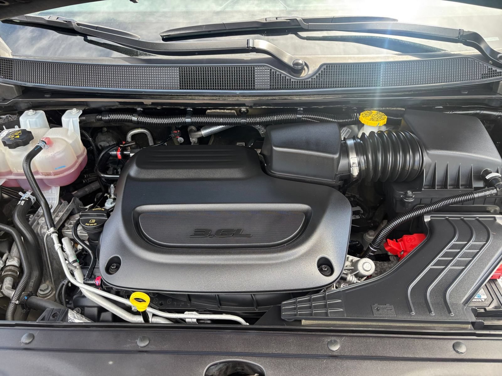 Used 2024 Chrysler Pacifica Touring-L FWD image 34