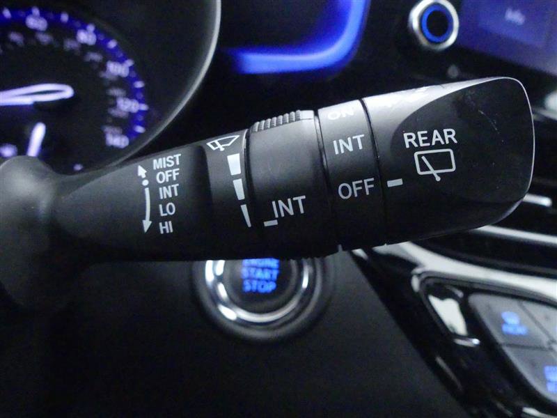 Used 2020 Toyota C-HR XLE image 17