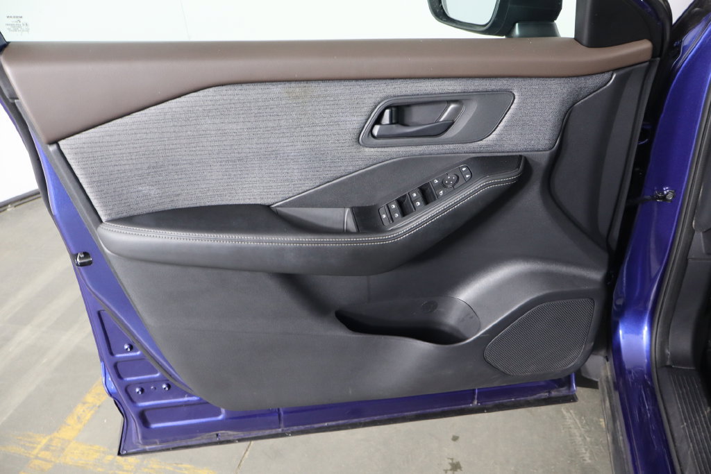 Used 2021 Nissan Rogue S AWD/4WD image 19