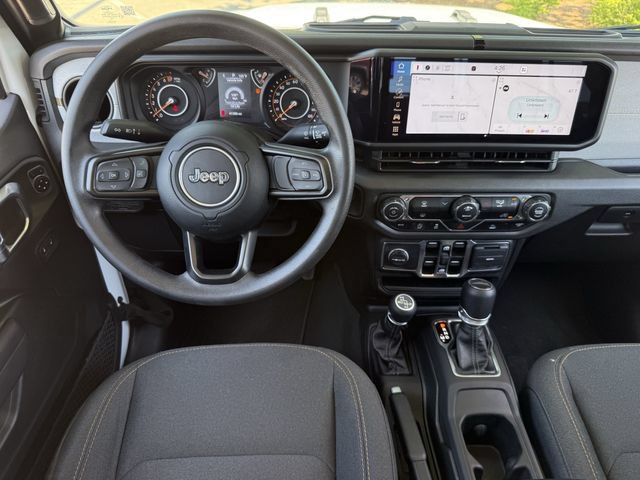 Used 2025 Jeep Gladiator Sport AWD/4WD image 12