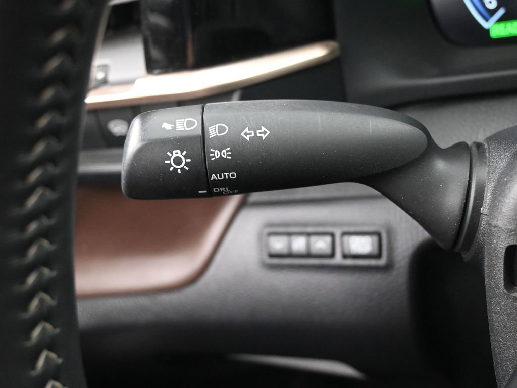 Used 2024 Toyota Crown Limited image 16