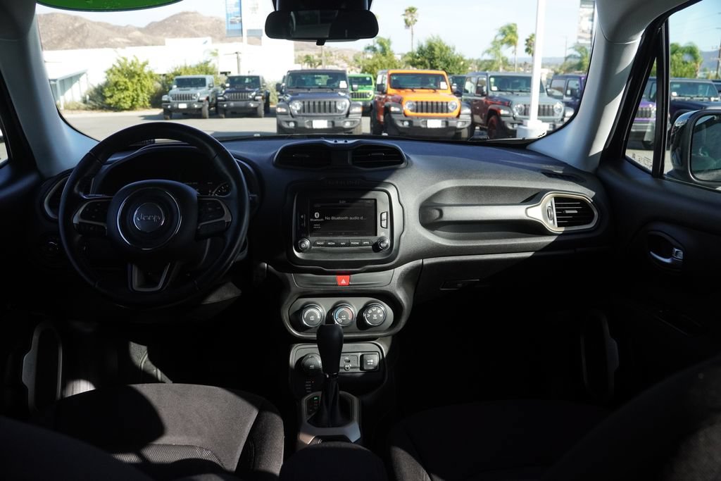 Certified 2017 Jeep Renegade Latitude AWD/4WD image 36